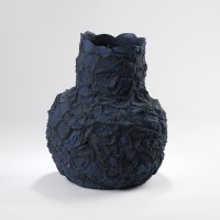 <a href="https://www.galeriegosserez.com/artistes/l-c-lab.html"> L&C Lab</a> - Biomater - Vase Dark Blue